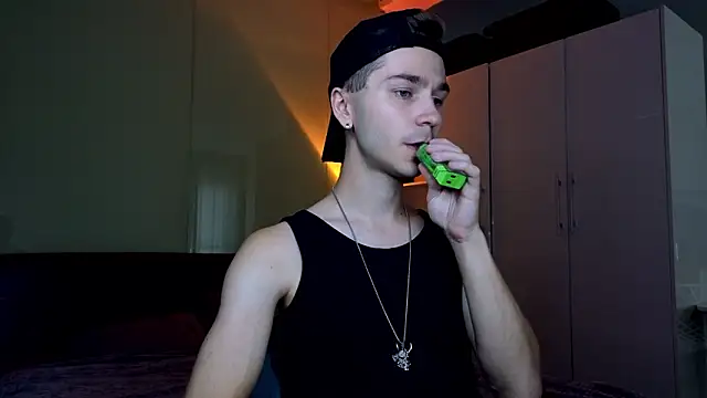 Joseph  Quinn online show from 26, 2, 2026