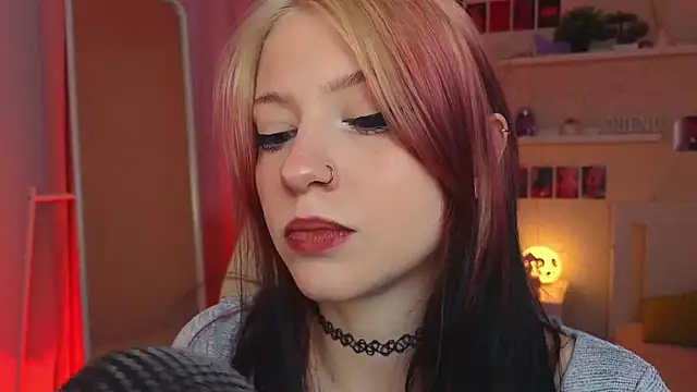 Snapshot of arielabradberry chatting on 27, 9, 2025 arielabradberry online show from 27, 9, 2025