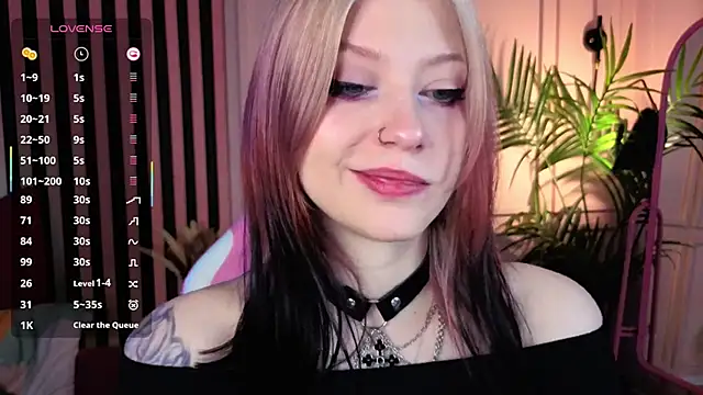 Snapshot of arielabradberry chatting on 17, 10, 2025 arielabradberry online show from 17, 10, 2025