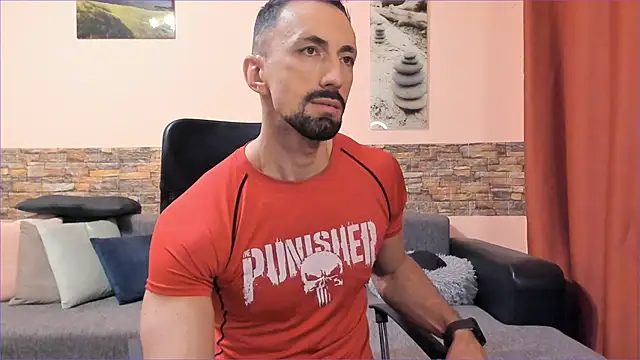 HotHunkTrainer online show from 7, 11, 2025