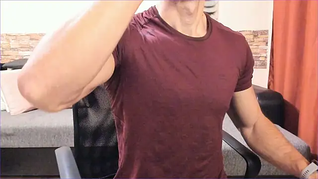 HotHunkTrainer online show from 6, 10, 2025