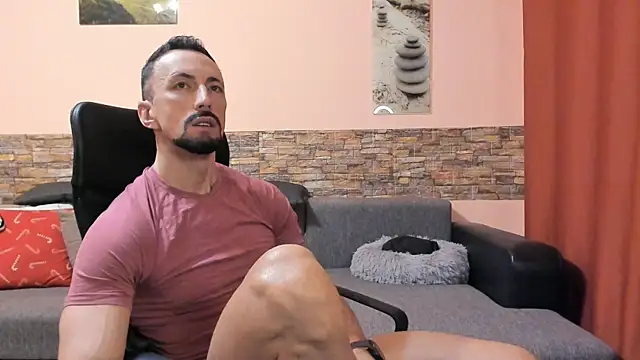 HotHunkTrainer online show from 6, 2, 2026