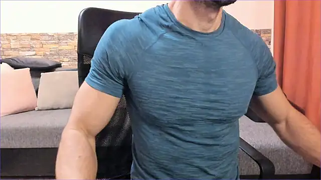 HotHunkTrainer online show from 7, 10, 2025