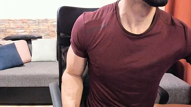 HotHunkTrainer online show from 26, 11, 2025