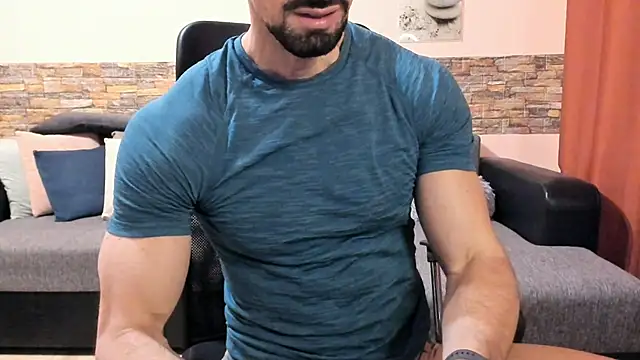 HotHunkTrainer online show from 18, 12, 2025