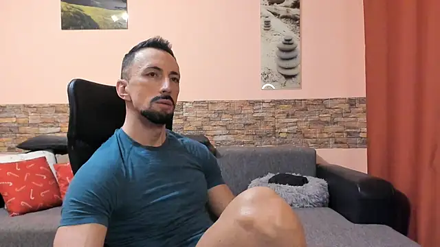 HotHunkTrainer online show from 5, 2, 2026