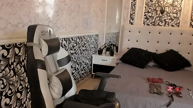 Foxy Slave online show from 20, 1, 2025