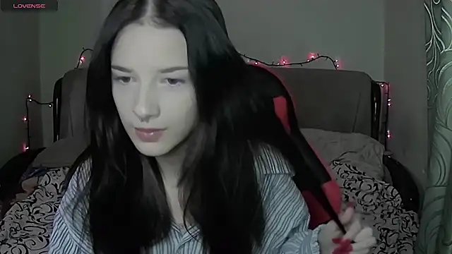 Snapshot of Miya_Dream_UKR chatting on 28, 11, 2025 Miya Dream UKR online show from 28, 11, 2025