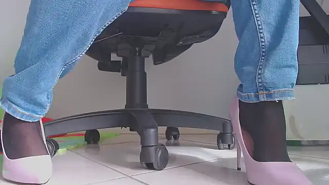 angeldevil193 online show from 20, 2, 2025