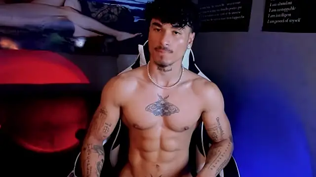 Snapshot of Thomas_Fit1 chatting on 29, 4, 2026 Thomas Fit1 online show from 29, 4, 2026