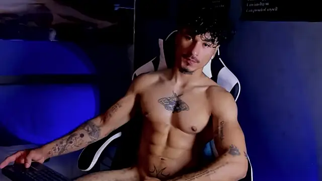 Snapshot of Thomas_Fit1 chatting on 11, 5, 2026 Thomas Fit1 online show from 11, 5, 2026