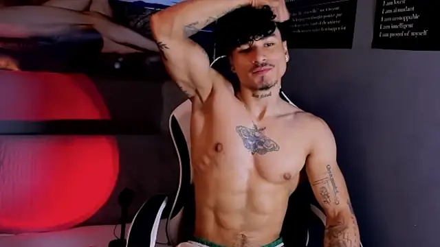 Snapshot of Thomas_Fit1 chatting on 24, 4, 2026 Thomas Fit1 online show from 24, 4, 2026