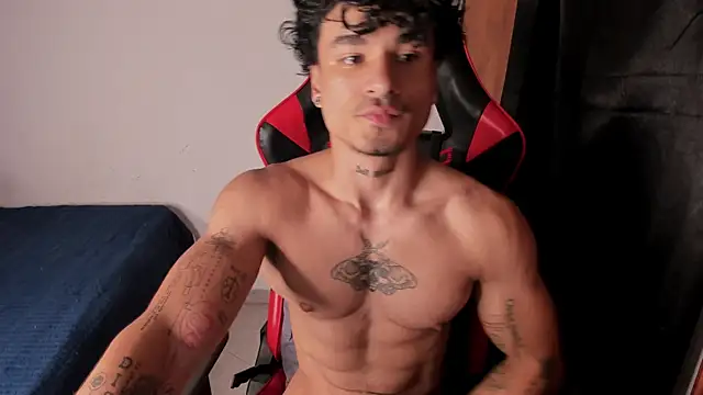 Snapshot of Thomas_Fit1 chatting on 26, 5, 2026 Thomas Fit1 online show from 26, 5, 2026