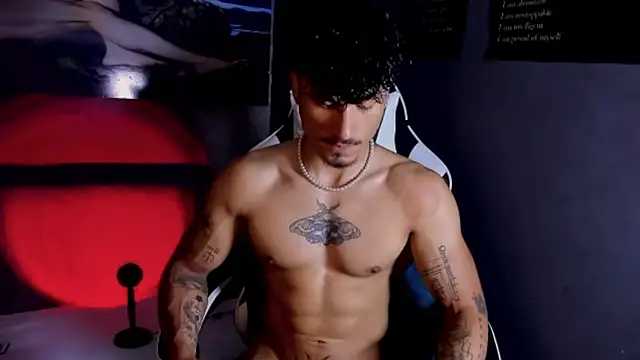 Snapshot of Thomas_Fit1 chatting on 5, 5, 2026 Thomas Fit1 online show from 5, 5, 2026
