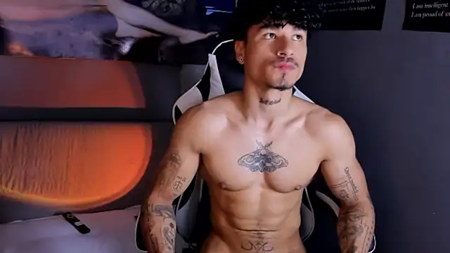Snapshot of Thomas_Fit1 chatting on 22, 4, 2026 Thomas Fit1 online show from 22, 4, 2026