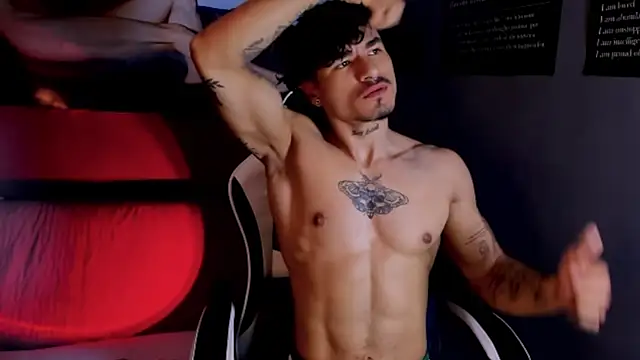 Snapshot of Thomas_Fit1 chatting on 23, 4, 2026 Thomas Fit1 online show from 23, 4, 2026