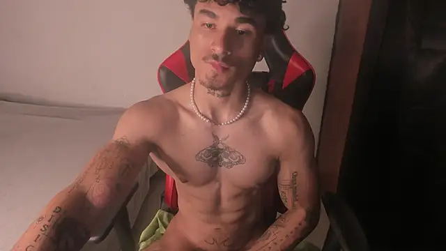 Snapshot of Thomas_Fit1 chatting on 15, 5, 2026 Thomas Fit1 online show from 15, 5, 2026