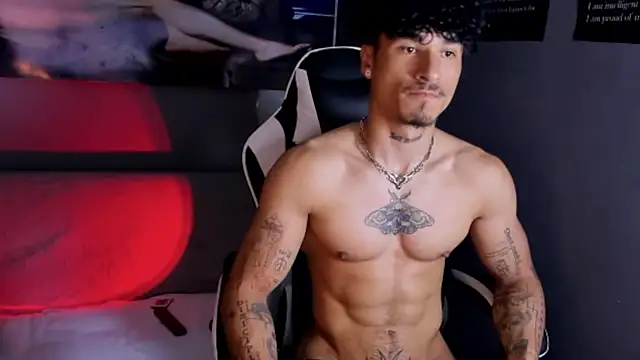 Snapshot of Thomas_Fit1 chatting on 22, 4, 2026 Thomas Fit1 online show from 22, 4, 2026