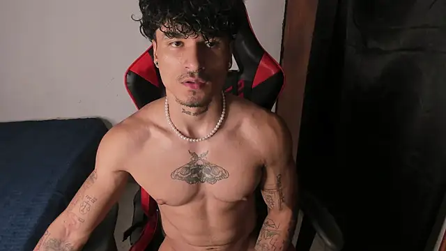 Snapshot of Thomas_Fit1 chatting on 28, 5, 2026 Thomas Fit1 online show from 28, 5, 2026