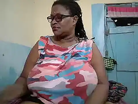 sexy bigboobss online show from 28, 11, 2025