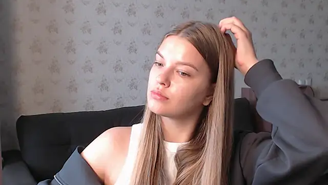 EmySway online show from 10, 10, 2025