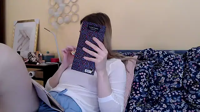 Scarlettford online show from 17, 3, 2025