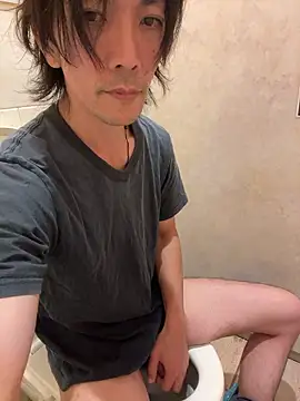 Snapshot of Katakuriko-Denpun chatting on 1, 10, 2025 Katakuriko-Denpun online show from 1, 10, 2025