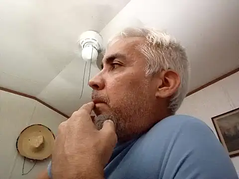 Xoc8  online show from 16, 11, 2025