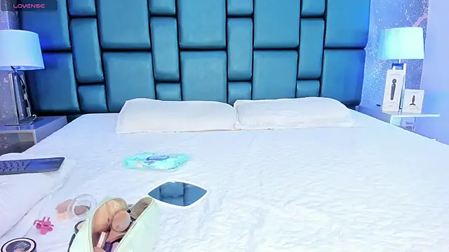 AnthonelaDuque online show from 22, 9, 2025