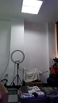 AnthonelaDuque online show from 13, 11, 2025