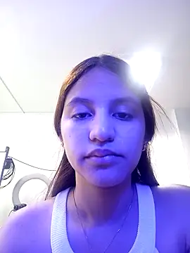 AnthonelaDuque online show from 28, 11, 2025