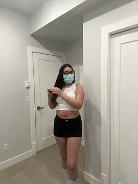 jAsMinE678 online show from 15, 4, 2026