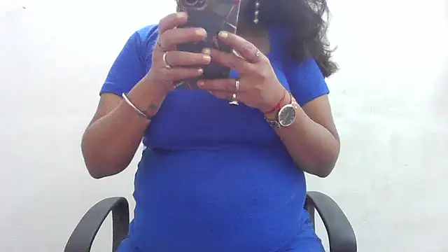 Snapshot of my-laila chatting on 3, 8, 2026 my-laila online show from 3, 8, 2026