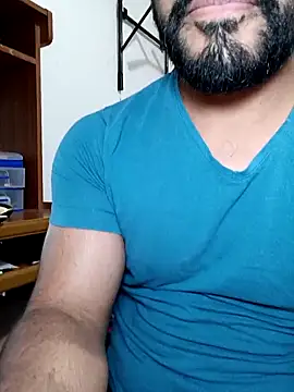 Snapshot of HombreS3n chatting on 8, 10, 2025 HombreS3n online show from 8, 10, 2025