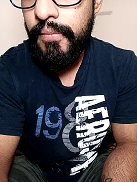 Snapshot of HombreS3n chatting on 8, 11, 2025 HombreS3n online show from 8, 11, 2025