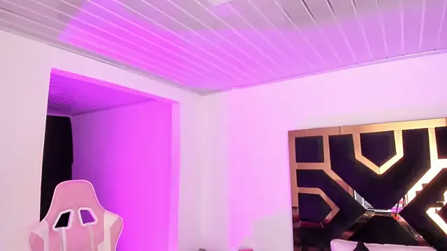 AlishaRogerrs online show from 7, 3, 2025