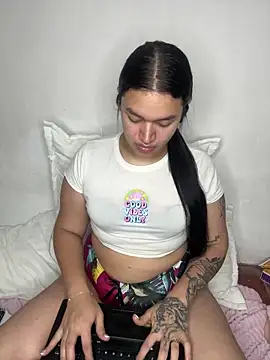 GemaGranadoss online show from 2, 3, 2025