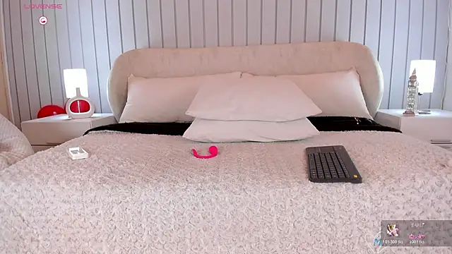 Maia Collins online show from 24, 2, 2026