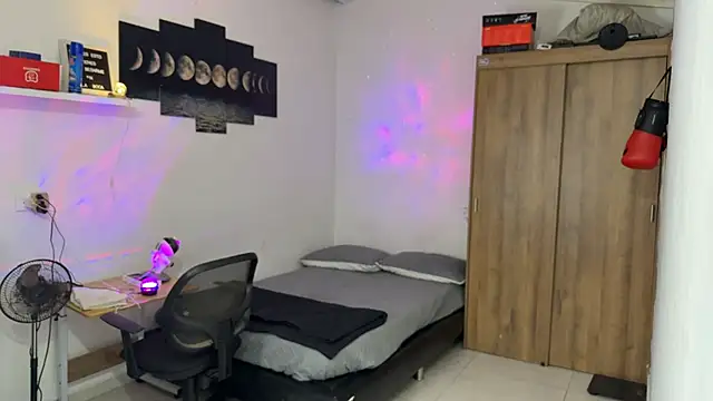 Snapshot of Kisan_Smith chatting on 24, 11, 2025 Kisan Smith online show from 24, 11, 2025