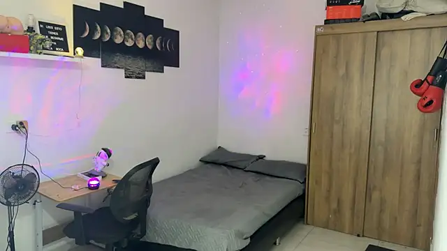 Snapshot of Kisan_Smith chatting on 25, 10, 2025 Kisan Smith online show from 25, 10, 2025