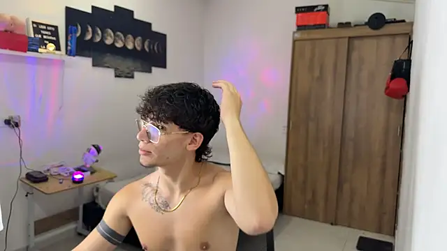 Snapshot of Kisan_Smith chatting on 10, 11, 2025 Kisan Smith online show from 10, 11, 2025