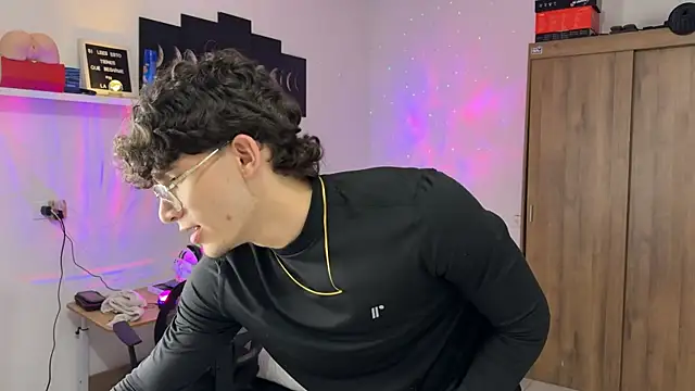 Snapshot of Kisan_Smith chatting on 7, 11, 2025 Kisan Smith online show from 7, 11, 2025