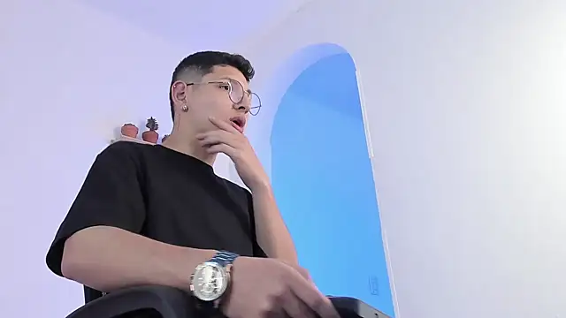 a lejandro 0 8 online show from 27, 2, 2025