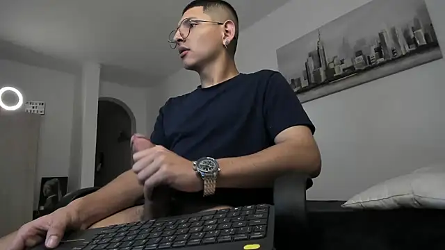 a lejandro 0 8 online show from 14, 3, 2025