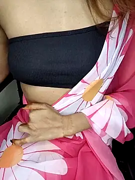 Snapshot of Leeeezzzz_roy chatting on 14, 12, 2025 Leeeezzzz roy online show from 14, 12, 2025