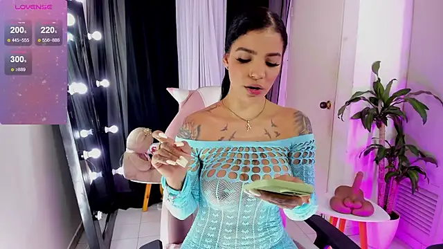 EmmaRusellx online show from 13, 11, 2025