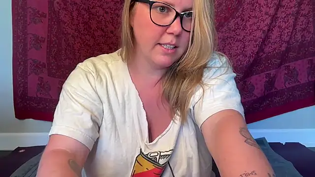 GlitterKitty108 online show from 28, 5, 2026