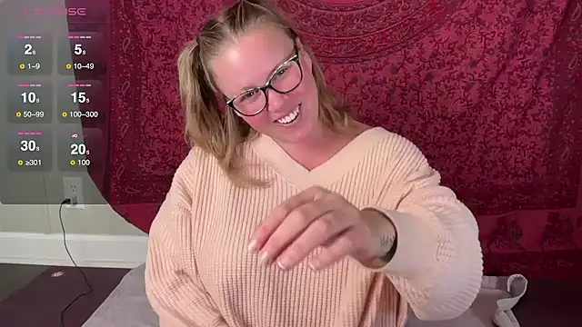 GlitterKitty108 online show from 25, 10, 2025