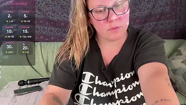 GlitterKitty108 online show from 20, 12, 2025