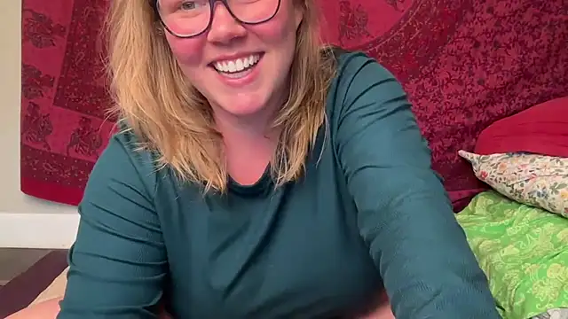 GlitterKitty108 online show from 16, 3, 2026